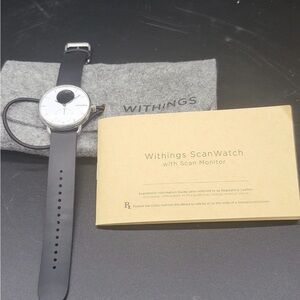 Withings ScanWatch
Hybrid Smartwatch 38
mm White